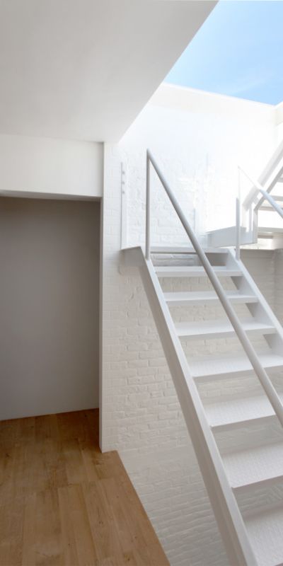 lhoas architectes architect housing thierry lydie shelves 23x822