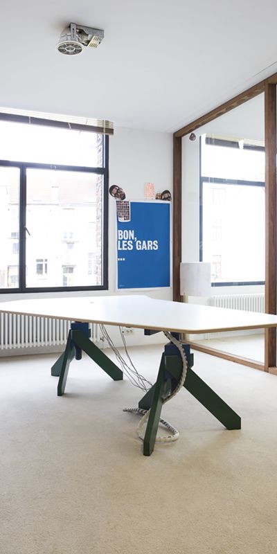 xlhoas architectes architects design table base design offices 1x1747.jpg.pagespeed.ic.n24X cukH1