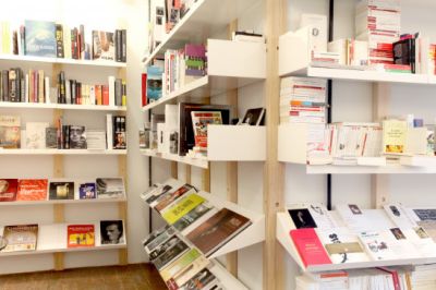 lhoas architectes architects candide librairie library maxime delvaux 5x365