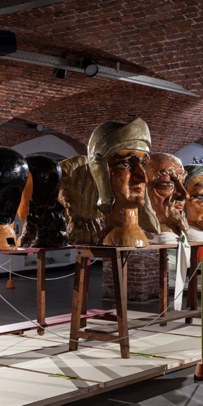 xommegang exh views 01 1600pxx823.jpg.pagespeed.ic.MnbwBxlz1c