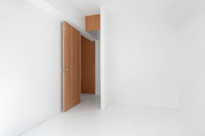 lhoas architectes architect housing thierry lydie shelves 21x365