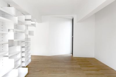 xlhoas architectes architect housing thierry lydie shelves 2x365.jpg.pagespeed.ic.lum8fgOnqc